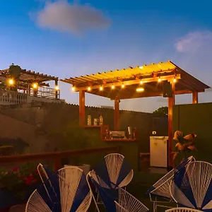 Seven Nights בית הארחה